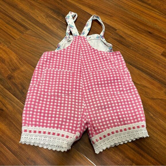 Young Hearts vintage pink/white plaid floral overall shorts - Picture 2 of 5